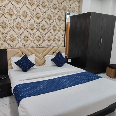 Rk Hotel & Restaurant Dewas Екстер'єр фото